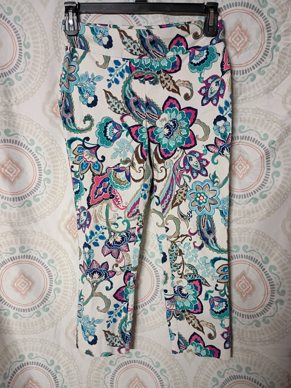 Chico's White Crop Pants with Teal, Turquoise & Pink Floral Print